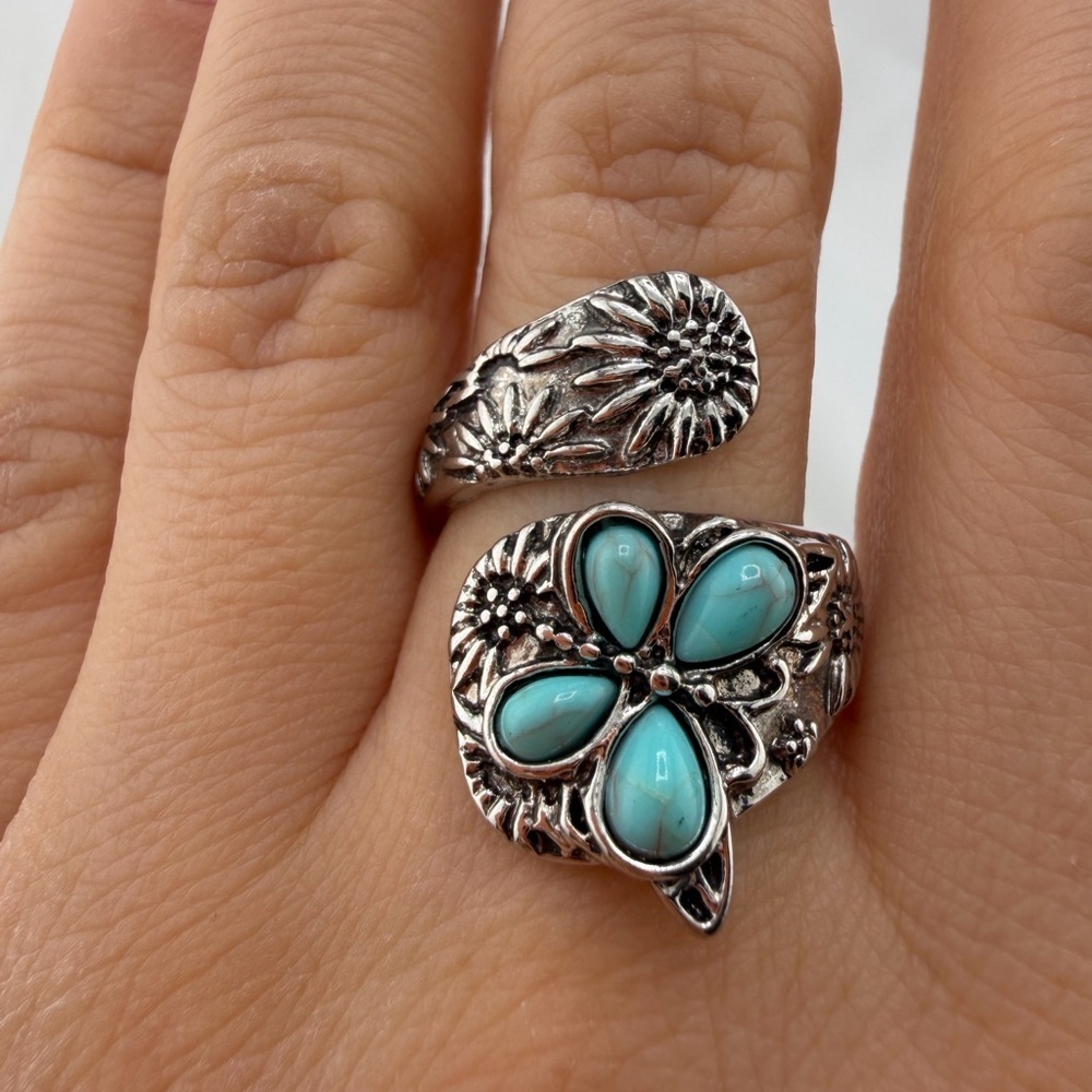 Vintage Anthropologie Silver and Turquoise Floral butterfly adjustable ring